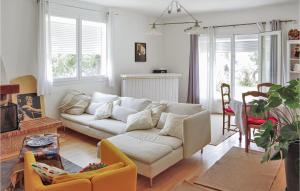 Maisons de vacances 3 Bedroom Lovely Home In Belcodene : photos des chambres