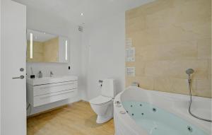 Nice Home In Ebeltoft With Sauna