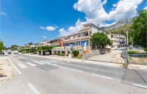 Nice Apartment In Duce With Wifi