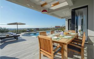 Cozy Home In Kucine With Jacuzzi 