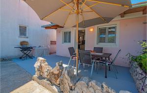 Amazing Apartment In Brodarica With Wifi 