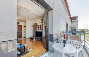 1 Bedroom Beautiful Apartment In Pula 