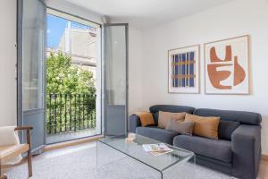 3 Bedroom Apartment with Balcony  room in Arago312 Apartments
