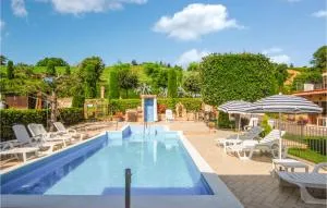 Amazing Apartment In Monte Rinaldo - SantʼElpidio Morico