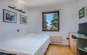 Amazing Apartment In Krk With Kitchen