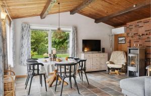 Nice Home In Væggerløse With Wifi