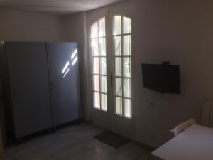 Appartements Studio independant en RDC de villa, parking : photos des chambres