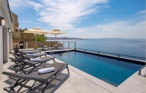 4 Bedroom Stunning Home In Prizna