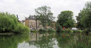 Clapham 3-Bed Flat Sleeps 6 with Free Parking