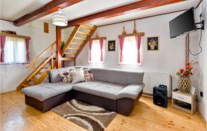 Beautiful Home In Bedenica With Wifi 
