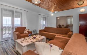 Awesome Apartment In Novi Vinodolski 