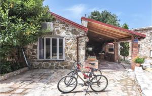 Stunning Home In Peroj