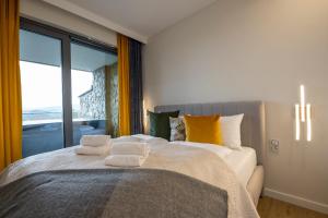 Aparts4U - Kras Resort Apartament A103 z prywatnym jacuzzi i widokiem na góry