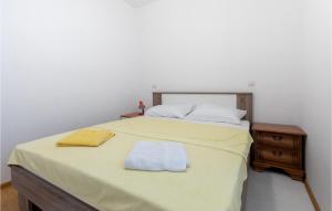 2 Bedroom Amazing Apartment In Klek