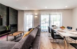 Beautiful Home In Rastane Donje