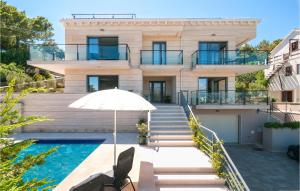 Gorgeous Apartment In Selca With Wifi