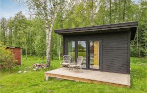 Gorgeous Home In Hökerum With Lake View