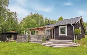 Gorgeous Home In Hökerum With Lake View - Timmele