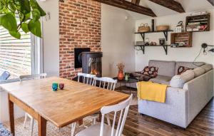 Gorgeous Home In Hökerum With Lake View