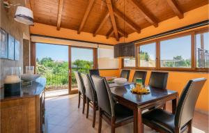 Awesome Home In Sumber 