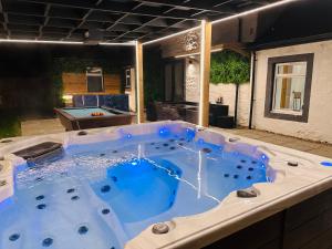 Nether Newton - Sleeps 12, Hottub, Sauna, Private Garden