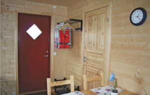 Cozy Apartment In Sandstad With Wifi