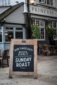 Cosy 2 Bed Hackney Apartment Sleeps 8