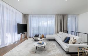 Lovely Home In Savudrija With Wifi