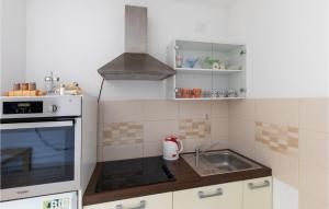 2 Bedroom Amazing Apartment In Klek