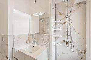 Appartements Castel - Agreable deux pieces - Centre Menton : photos des chambres