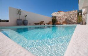 Beautiful Apartment With Pool