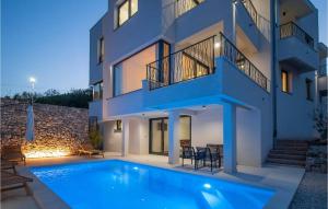 Beautiful Apartment With Pool