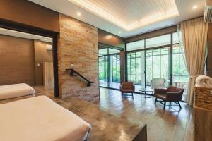 THAN KhaoYai Pak Chong 2-7 ppl & Private Lake