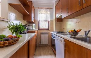 Holiday Home Katun Lindarski Iv