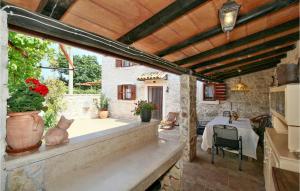 Lovely Home In Prhati With Jacuzzi