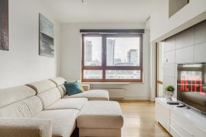 Premium Apartments in the Center of Warsaw with FREE Parking & Balcony