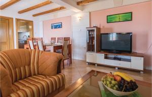 Two-Bedroom Apartment In Komarna