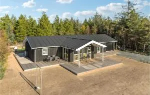 4 Bedroom Awesome Home In Blokhus - Tylstrup