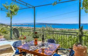 Gorgeous Home In Kastel Kambelovac - Korušce