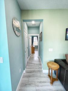 Delux 3BR House with Pool 3 Minute walk to Beach