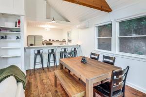 Wolf Laurel Escape Village Club and Scenic Views!