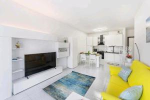 Blue, Relax con piscina e garage