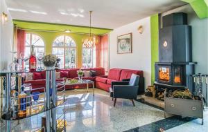 Three-Bedroom Holiday Home In Imotski