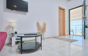 2 Bedroom Beautiful Home In Podstrana 