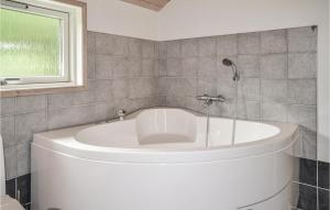 Three-Bedroom Holiday Home In Oksbol