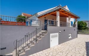 2 Bedroom Awesome Home In Maslenica