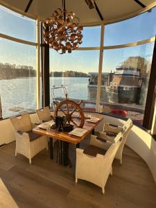 Hafen Oase - 2 Hausboote, 2 Whirlpool, 1 Sauna, Wellness