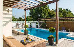 Two-Bedroom Holiday Home In Neoric