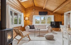 3 Bedroom Beautiful Home In Hornbæk