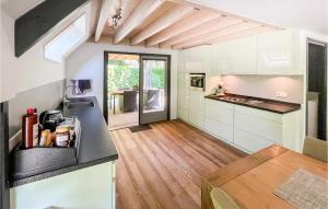 Nice Home In Meijel With Wifi